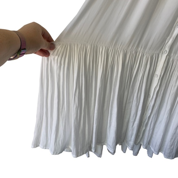 Elegant White Button-Down Dress - Picture 5 of 12